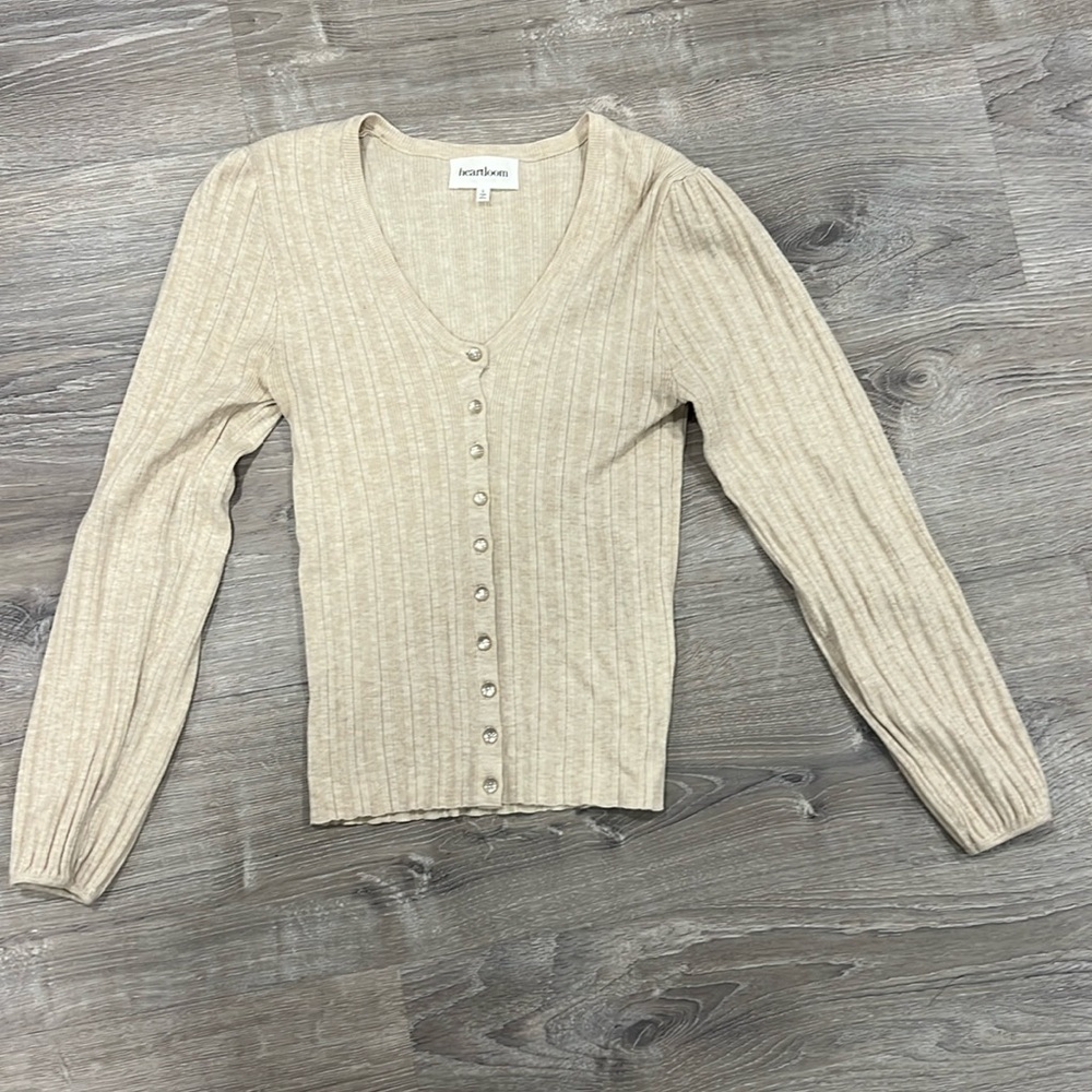 Heartloom Cream Ribbed Button-Front V-Neck Top